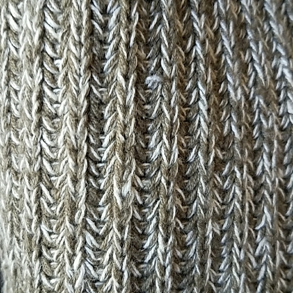 Abercrombie and Fitch The Big Sweater vest - Picture 7 of 7